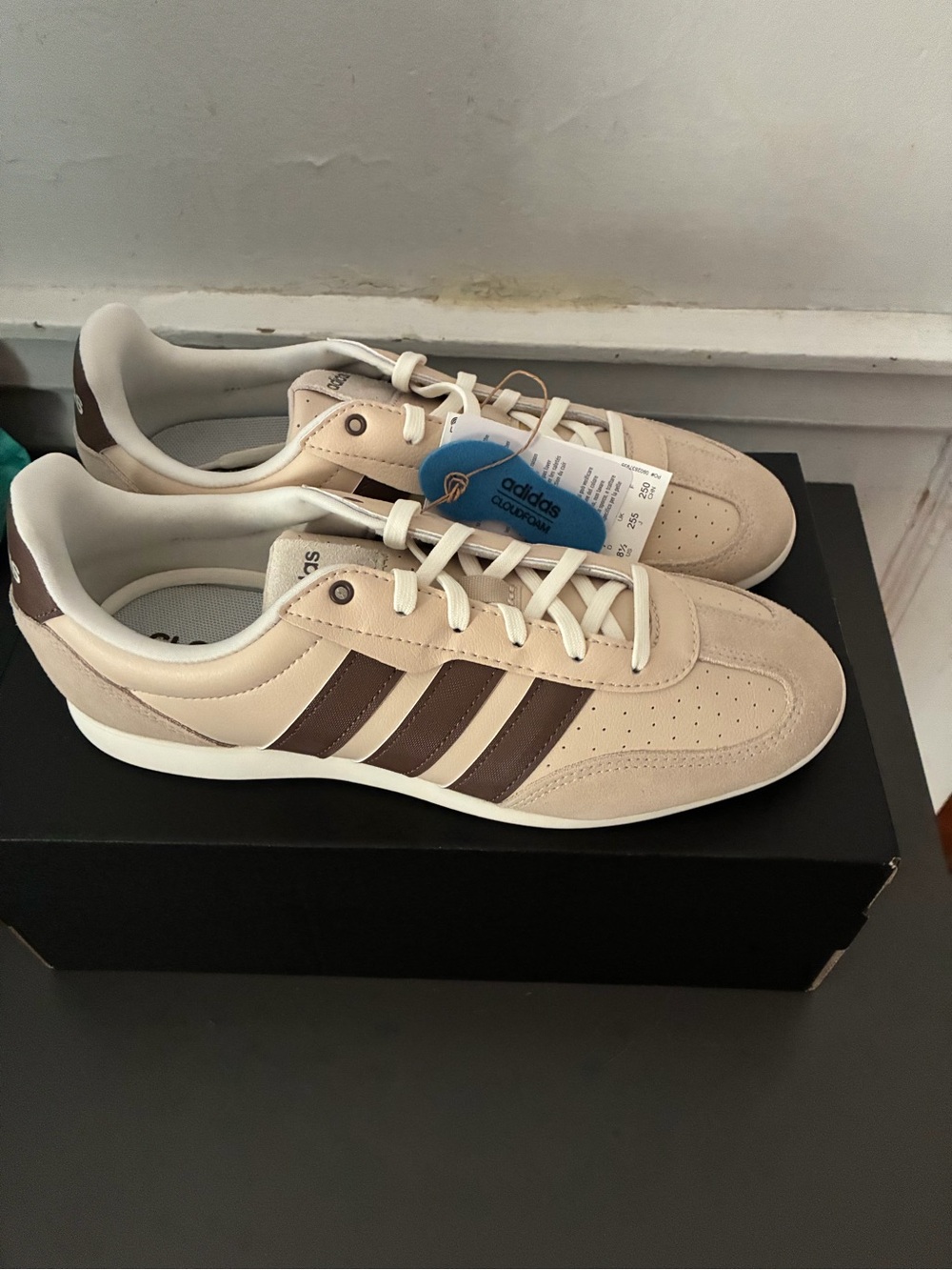 Adidas Woman’s Beige and Brown Court-Style Sneakers